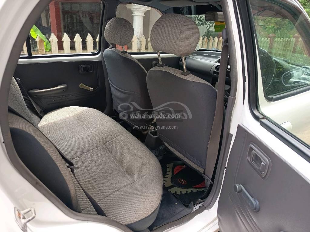 Nissan March (K11) 2002 Hatchback (Used) - Image 1
