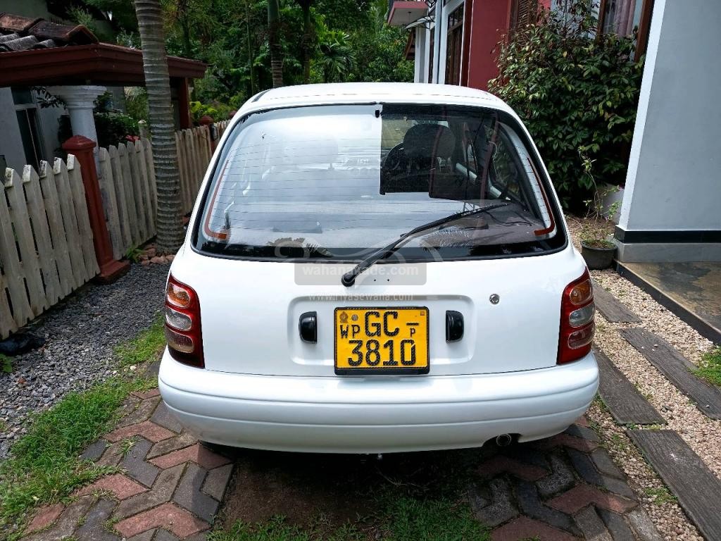 Nissan March (K11) 2002