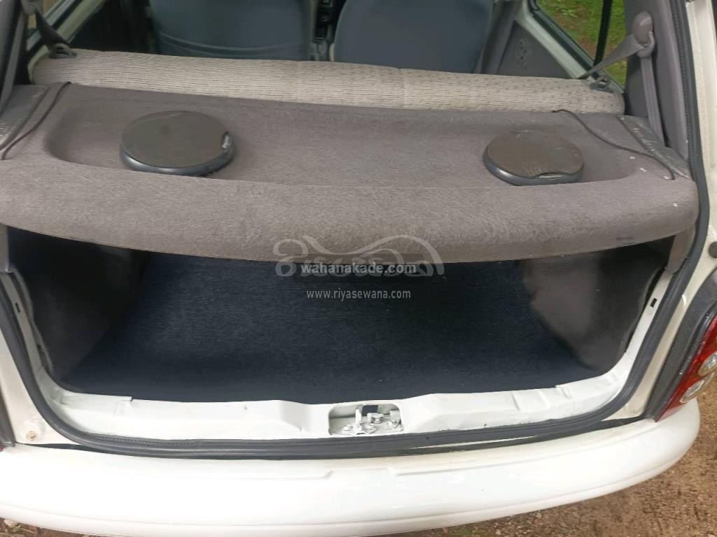 Nissan March (K11) 2002 Hatchback (Used) - Image 4