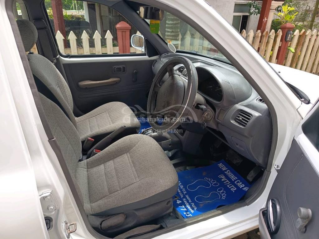 Nissan March (K11) 2002 Hatchback (Used) - Image 6