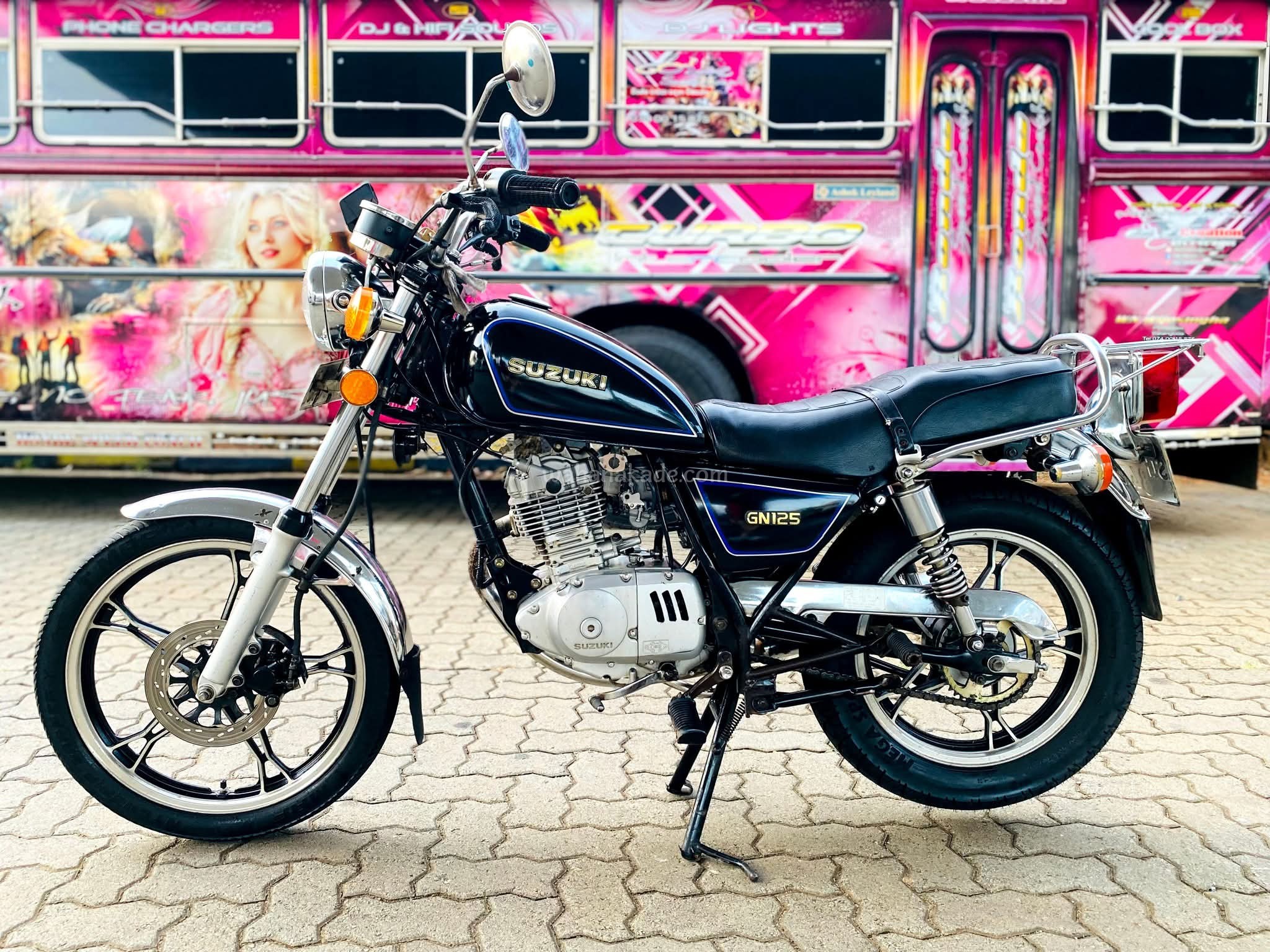 Suzuki GN125 2000 Motorcycle (Used) - Image 6